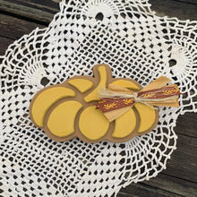 Load image into Gallery viewer, Short Gourd/Inside Accent Custom Pumpkin