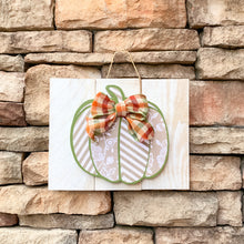 Load image into Gallery viewer, Rustic Green/Linen Pumpkin Sign
